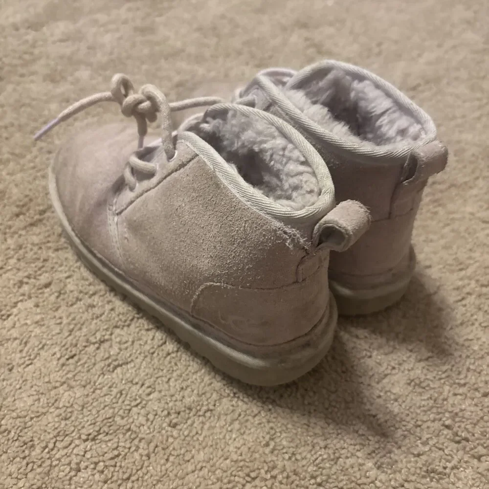 UGG youth neumel